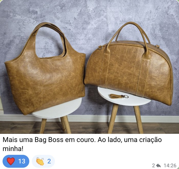 Print de aluna com uma Bag Boss em couro e uma criação própria